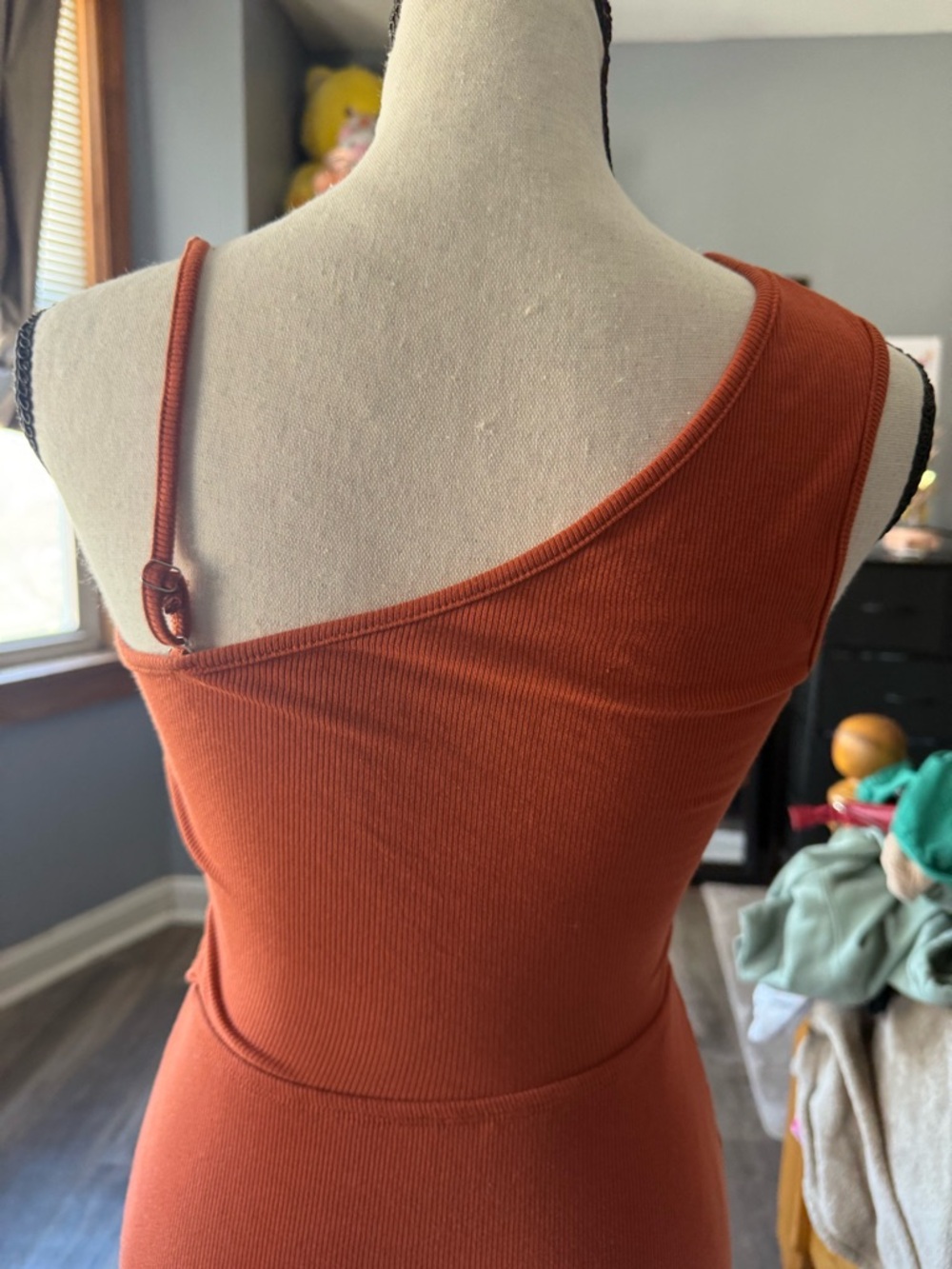 One-Shoulder Rust Orange Ribbed Maxi Dress - Picture 5 of 5